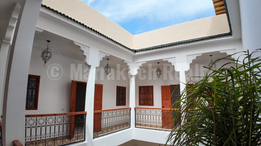 Riad with two swimming pools – 5 bedrooms – Guesthouse title and classification in progress