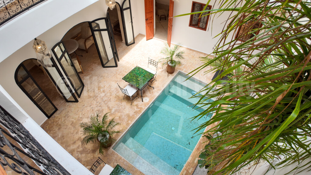 Riad with two swimming pools – 5 bedrooms – Guesthouse title and classification in progress