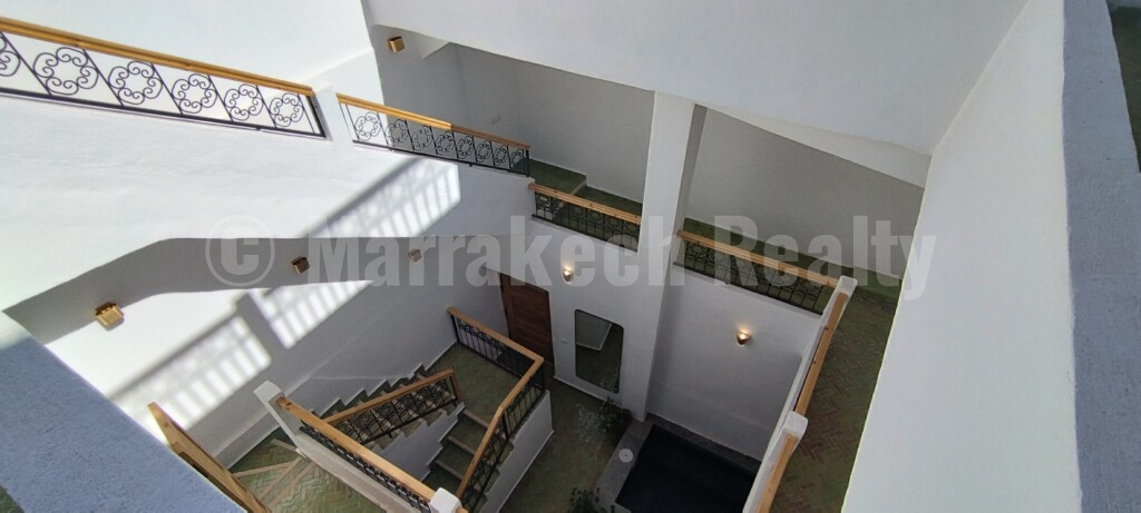 Airbnb three-bedroom riad with plunge pool and car access