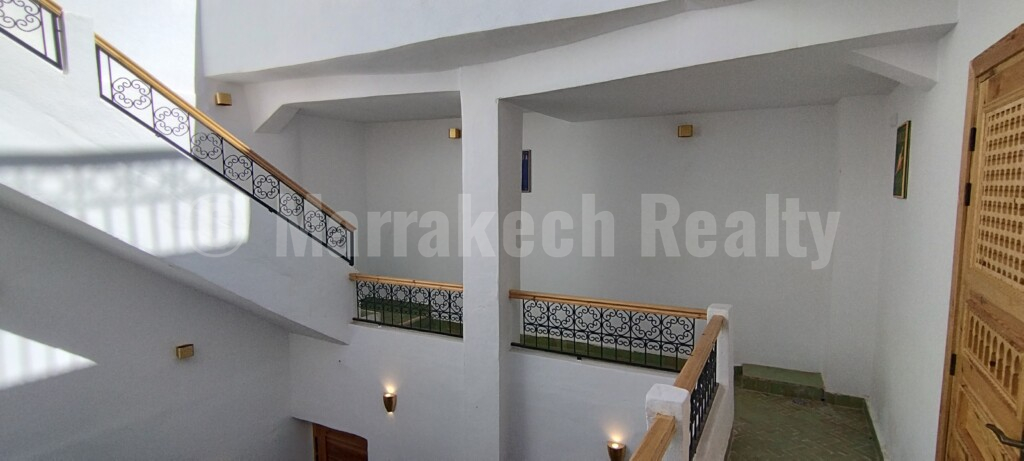 Airbnb three-bedroom riad with plunge pool and car access