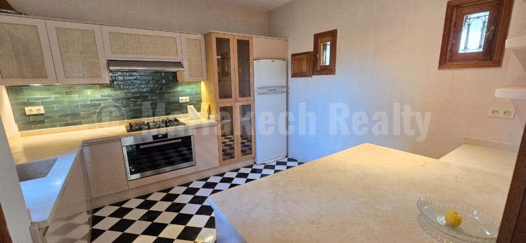 For sale, three-bedroom riad villa in a palm grove in a secure residence