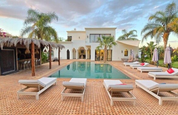 Magnifique villa de luxe, située en Palmeraie dans une une résidence sécurisée.