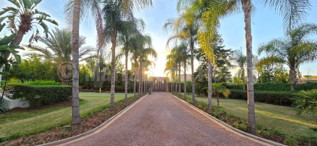 Magnificent luxury villa, located in Palmeraie in a secure residence.