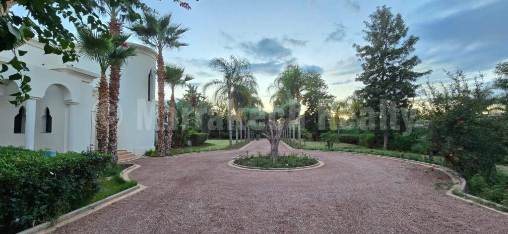Magnificent luxury villa, located in Palmeraie in a secure residence.