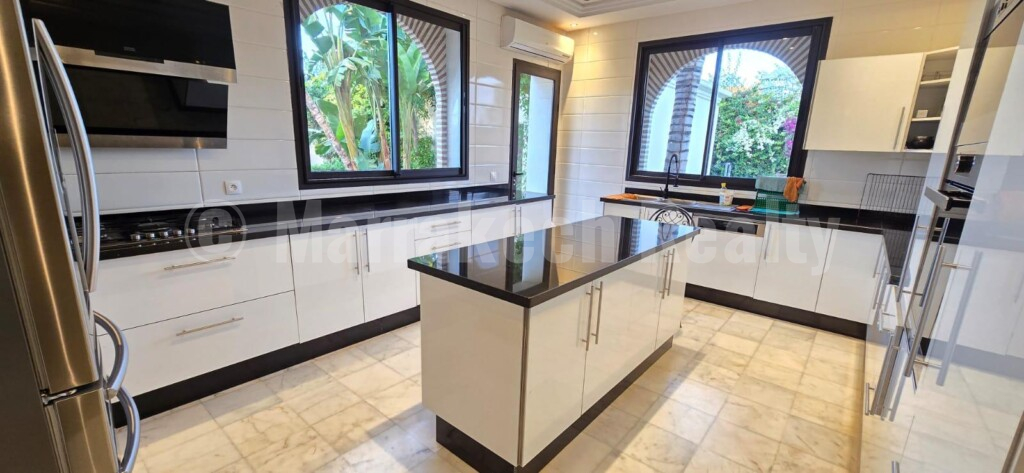 Magnificent luxury villa, located in Palmeraie in a secure residence.