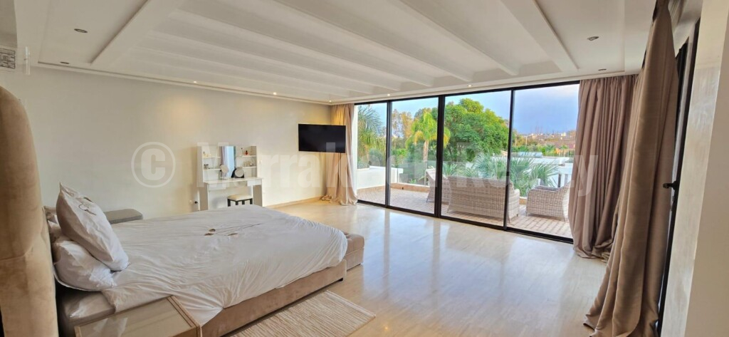 Magnificent luxury villa, located in Palmeraie in a secure residence.