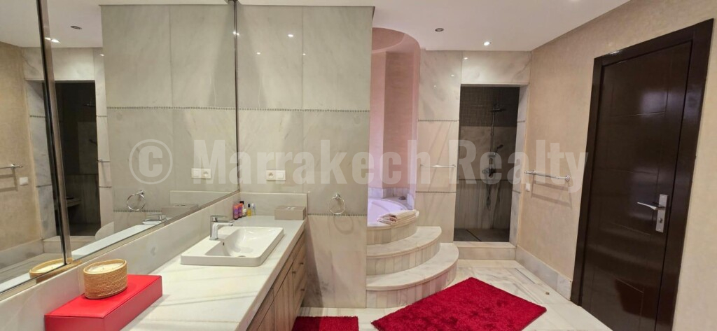 Magnificent luxury villa, located in Palmeraie in a secure residence.