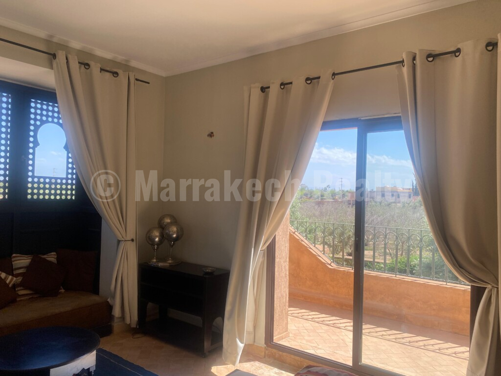 A saisir, villa de 3 chambres , grand jardin et piscine dans résidence sécurisée