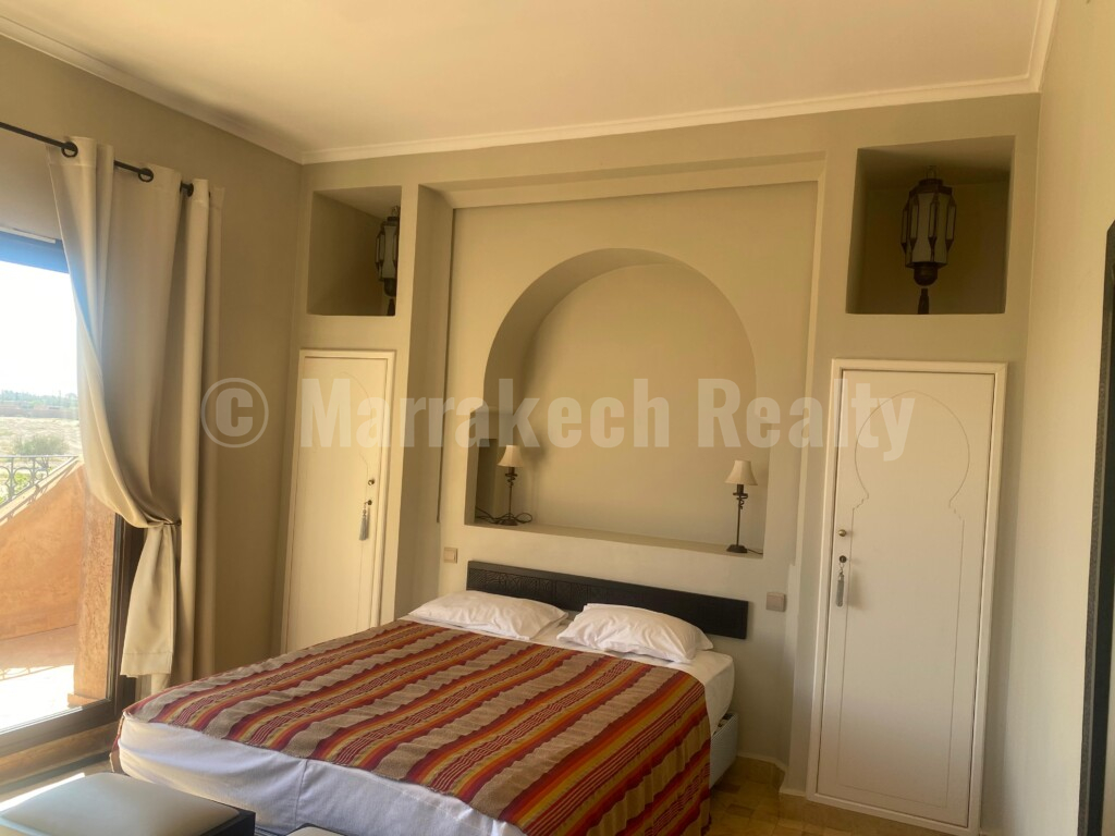 A saisir, villa de 3 chambres , grand jardin et piscine dans résidence sécurisée