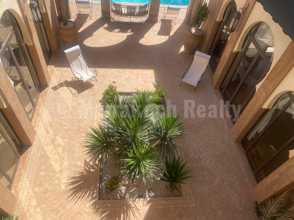 A saisir, villa de 3 chambres , grand jardin et piscine dans résidence sécurisée