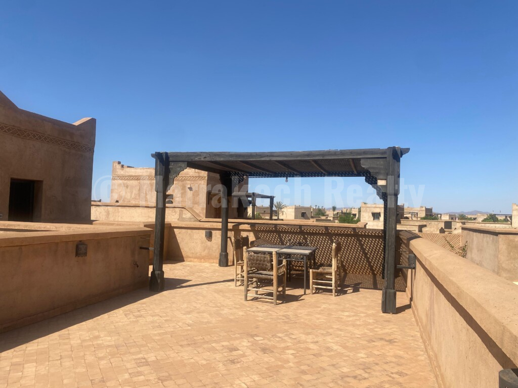 A saisir, villa de 3 chambres , grand jardin et piscine dans résidence sécurisée