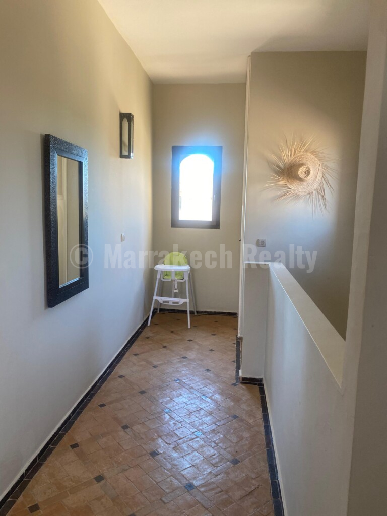 A saisir, villa de 3 chambres , grand jardin et piscine dans résidence sécurisée