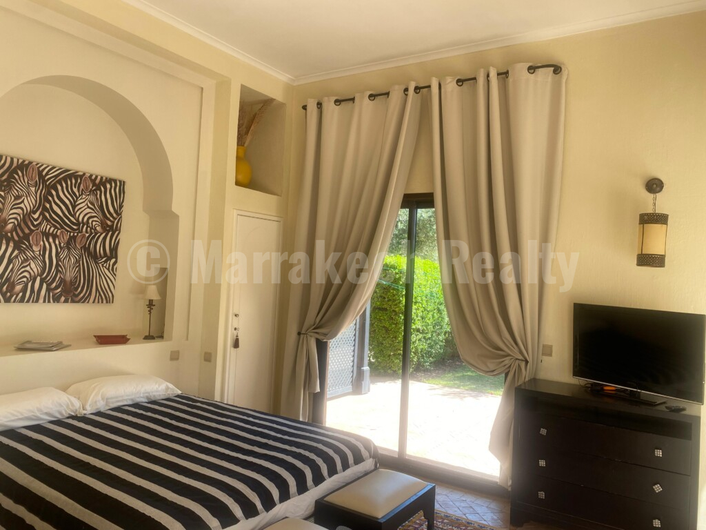 A saisir, villa de 3 chambres , grand jardin et piscine dans résidence sécurisée