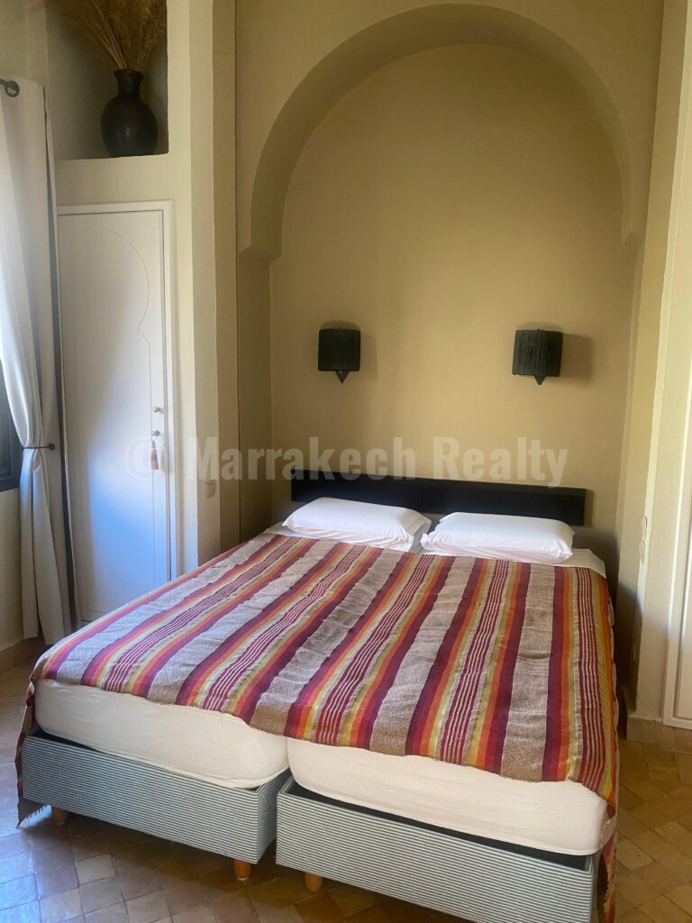 A saisir, villa de 3 chambres , grand jardin et piscine dans résidence sécurisée