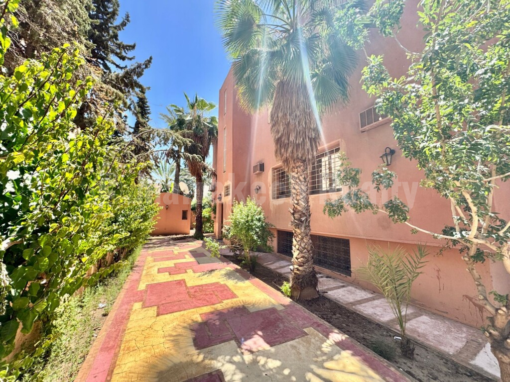 Villa à vendre à usage commerciale ou habitation