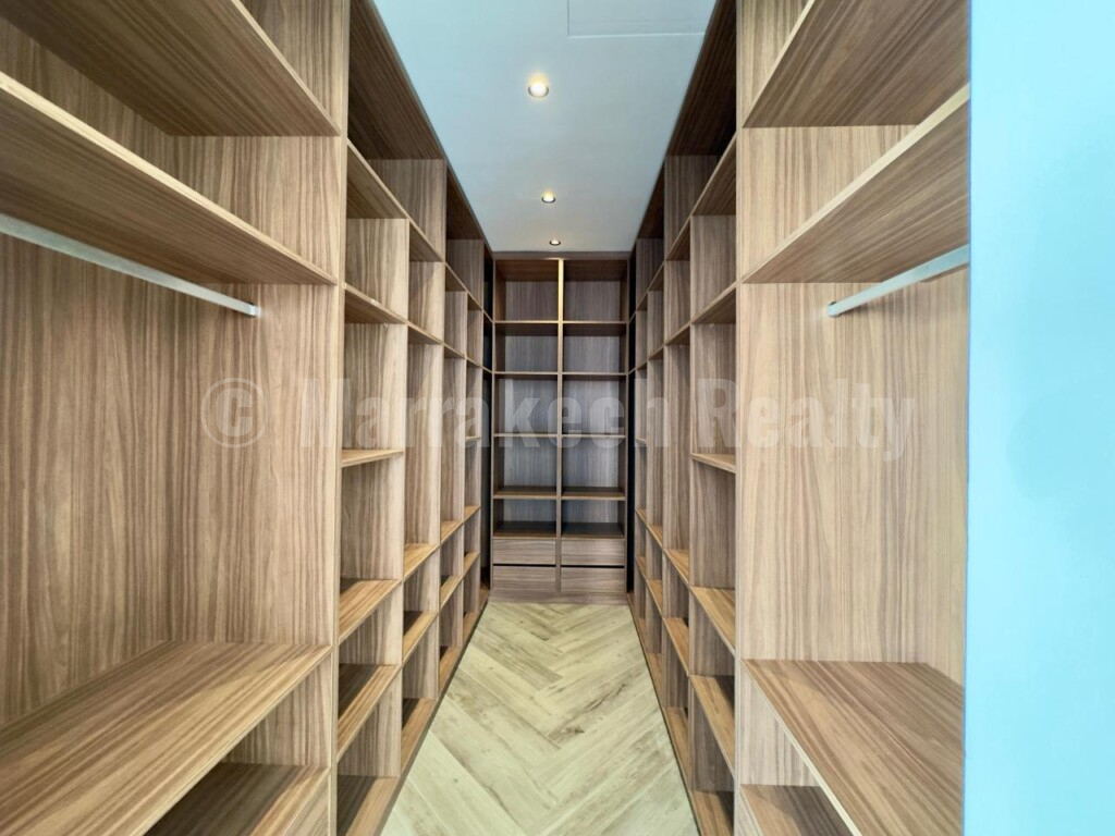 4-bedroom 4-sided villa for sale near Marrakech