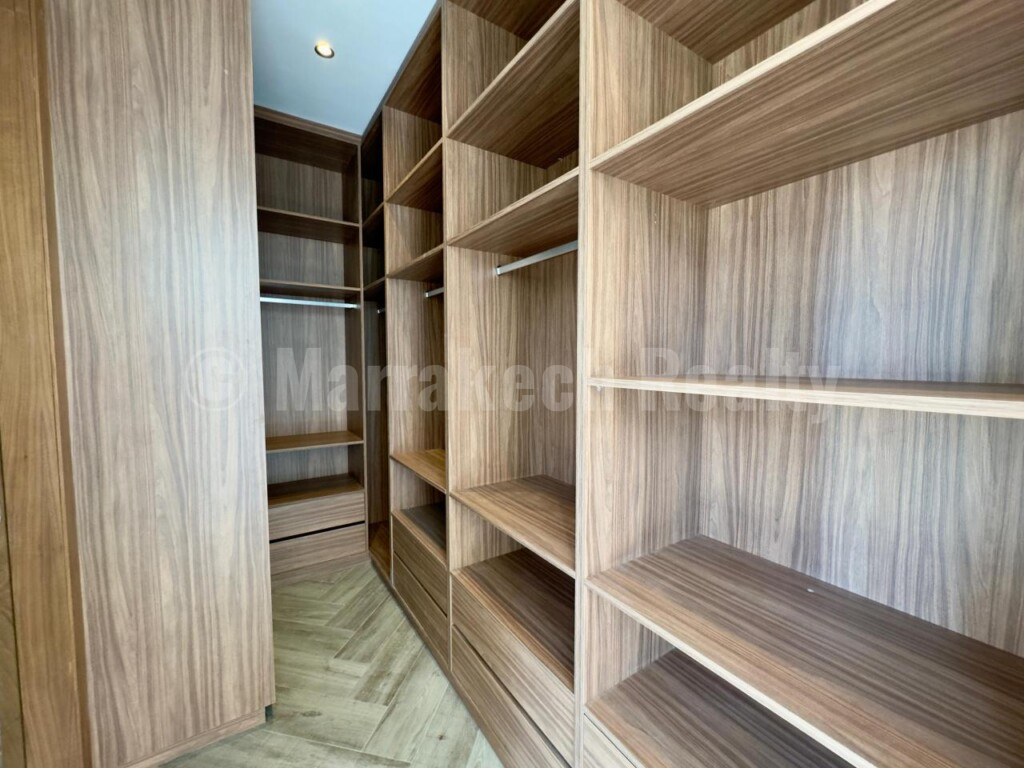 4-bedroom 4-sided villa for sale near Marrakech