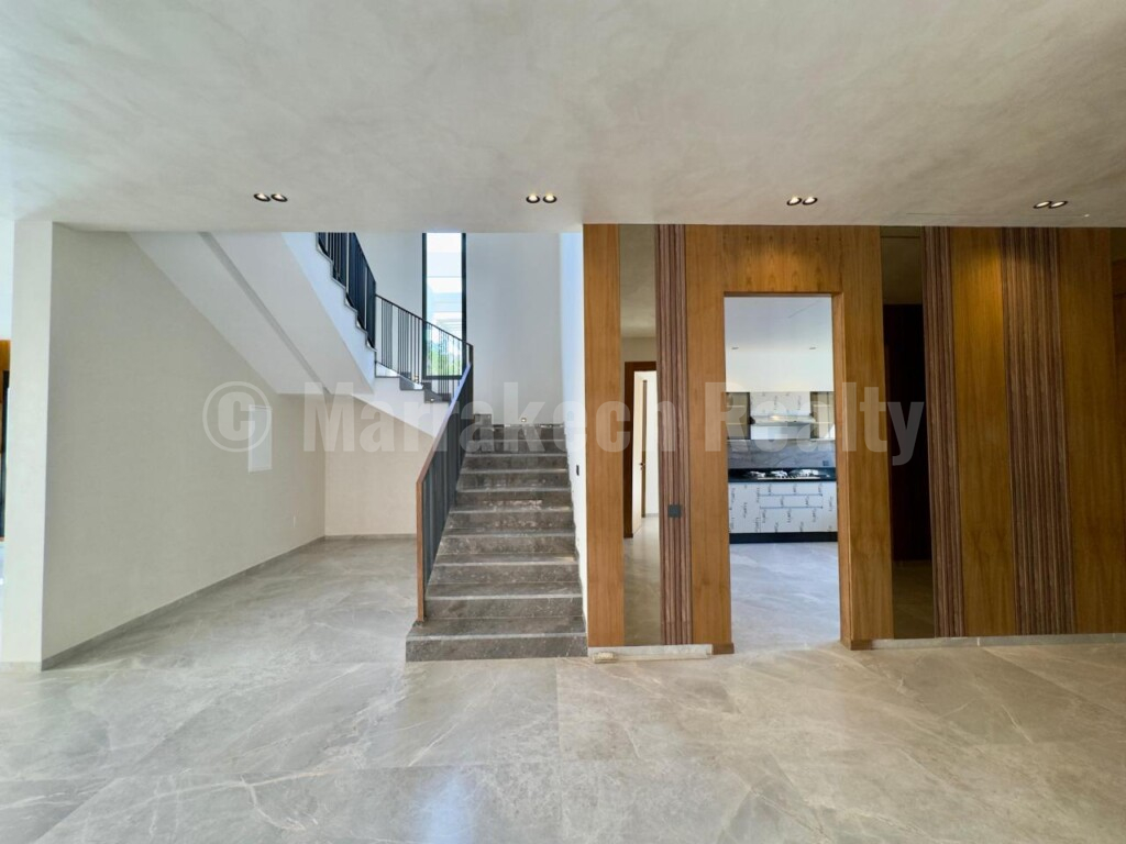 4-bedroom 4-sided villa for sale near Marrakech
