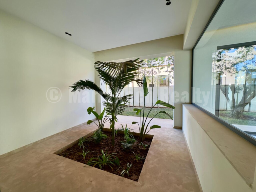 4-bedroom 4-sided villa for sale near Marrakech