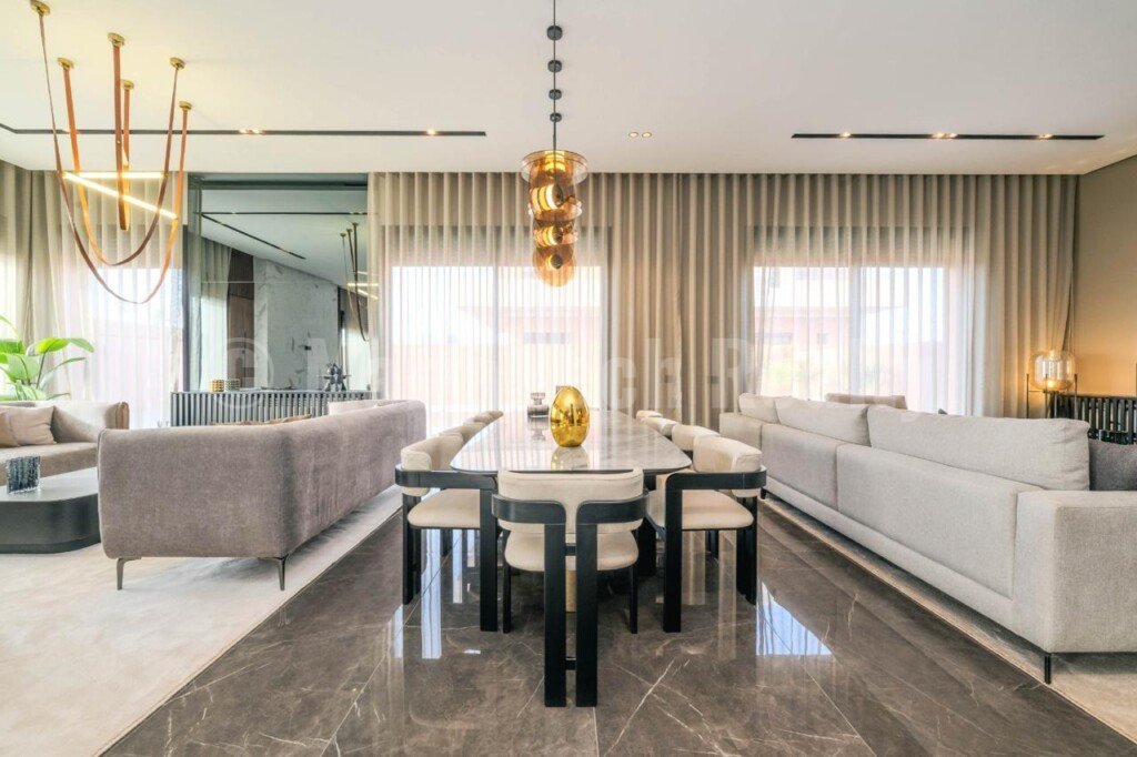 Exceptional Luxury Villa in a new program close to the city