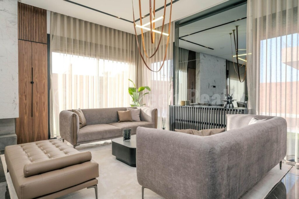 Exceptional Luxury Villa in a new program close to the city