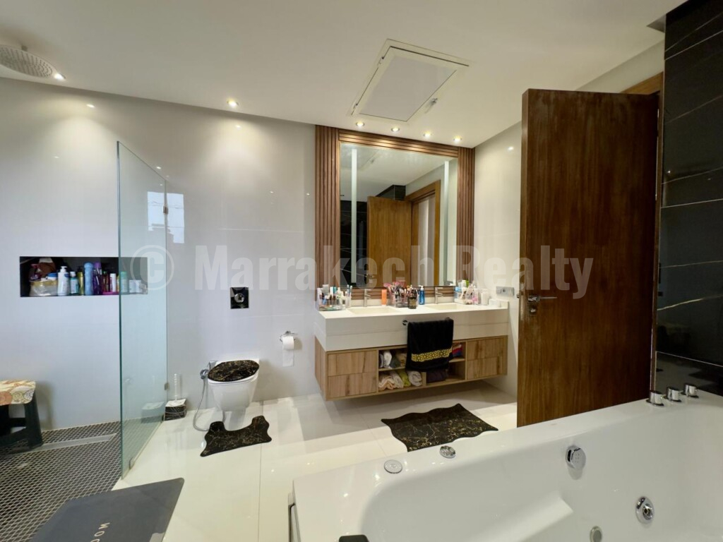 Modern 4 bedroom villa for sale in Targa