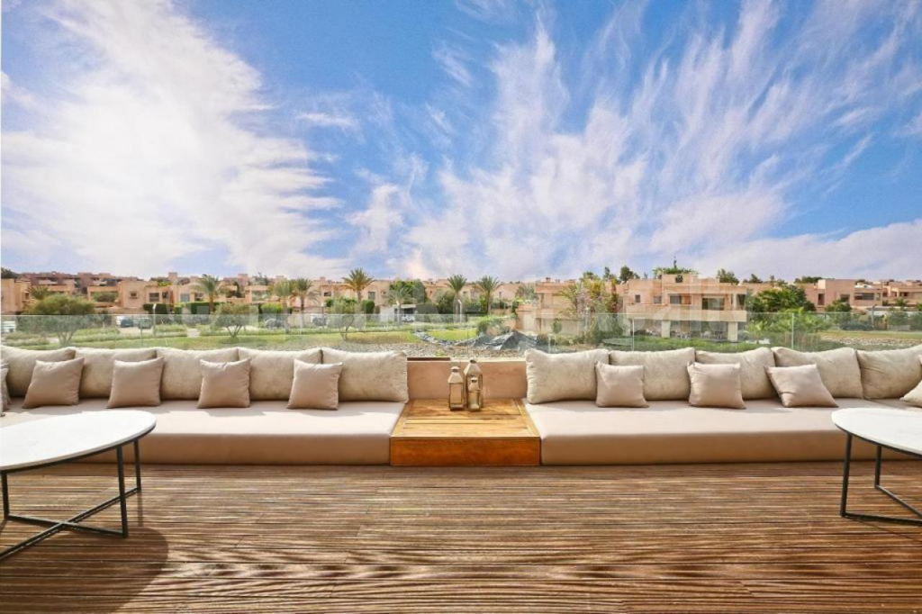 Luxurious contemporary apartment for sale