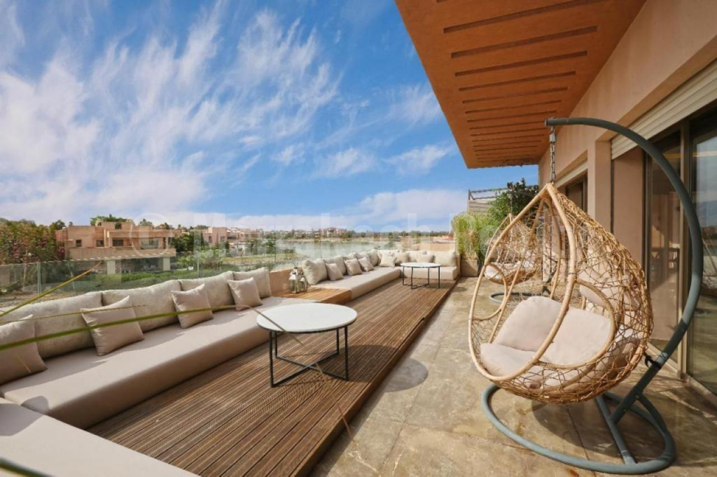 Luxurious contemporary apartment for sale