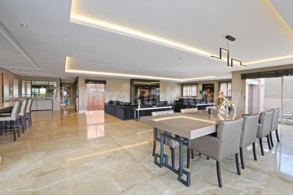 Luxurious contemporary apartment for sale
