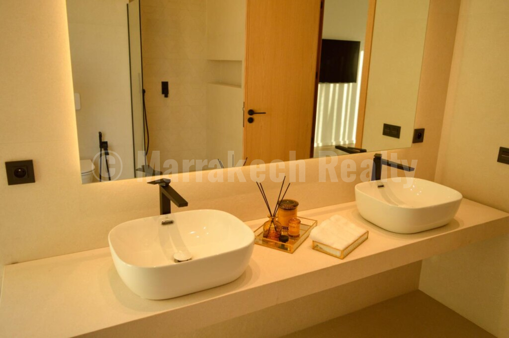 Villa moderne dans une oliveraie à 15 mn de Marrakech