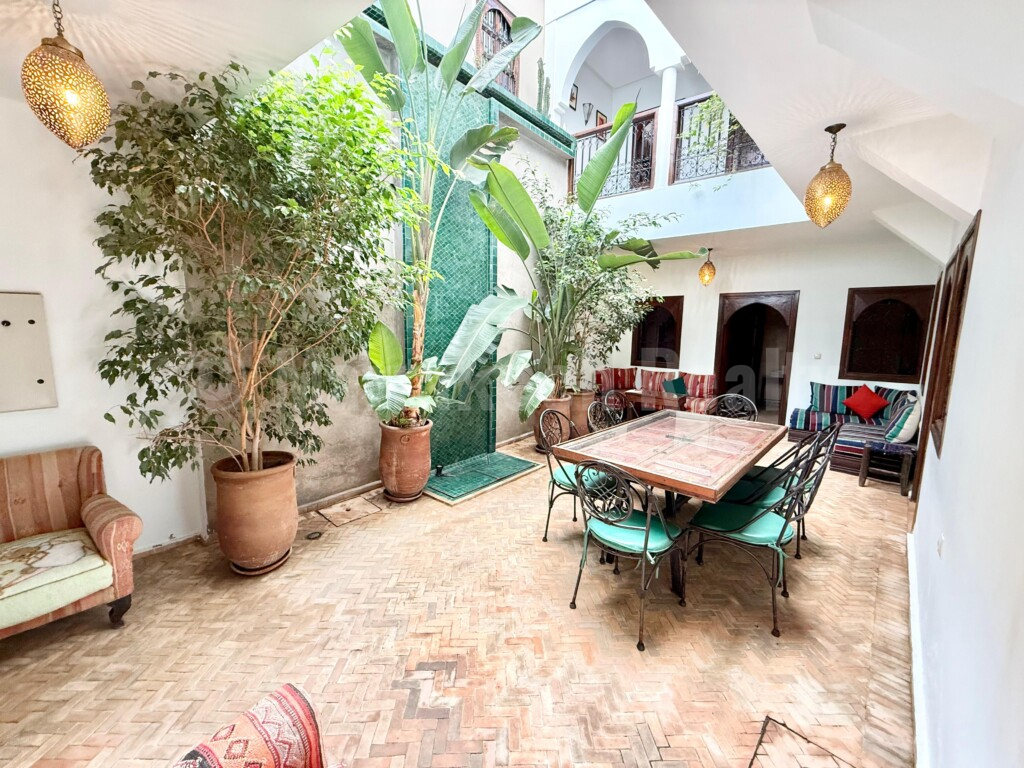 Renovated 4-bedroom riad with excellent access