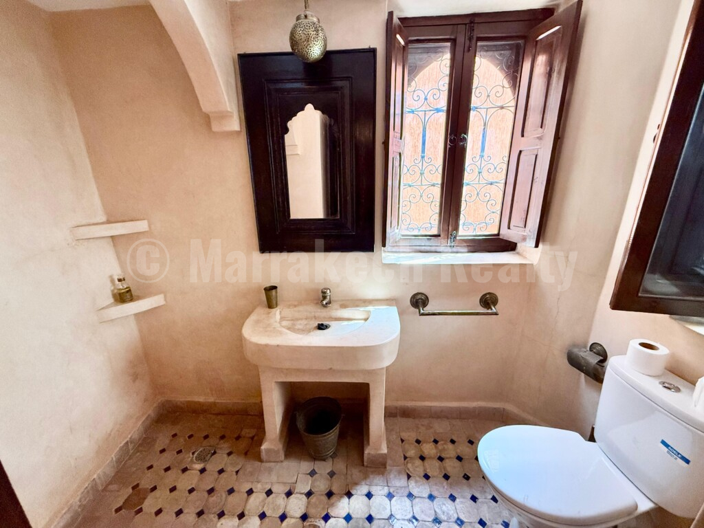 Renovated 4-bedroom riad with excellent access