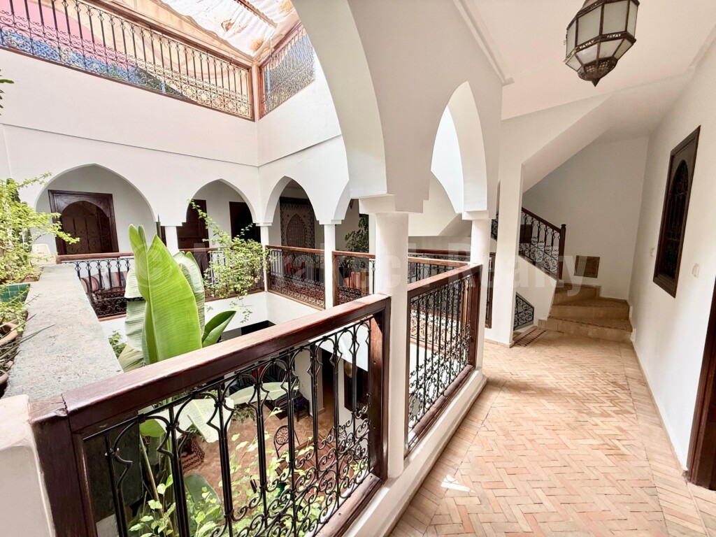 Renovated 4-bedroom riad with excellent access