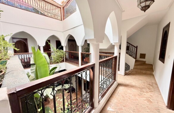 Renovated 4-bedroom riad with excellent access