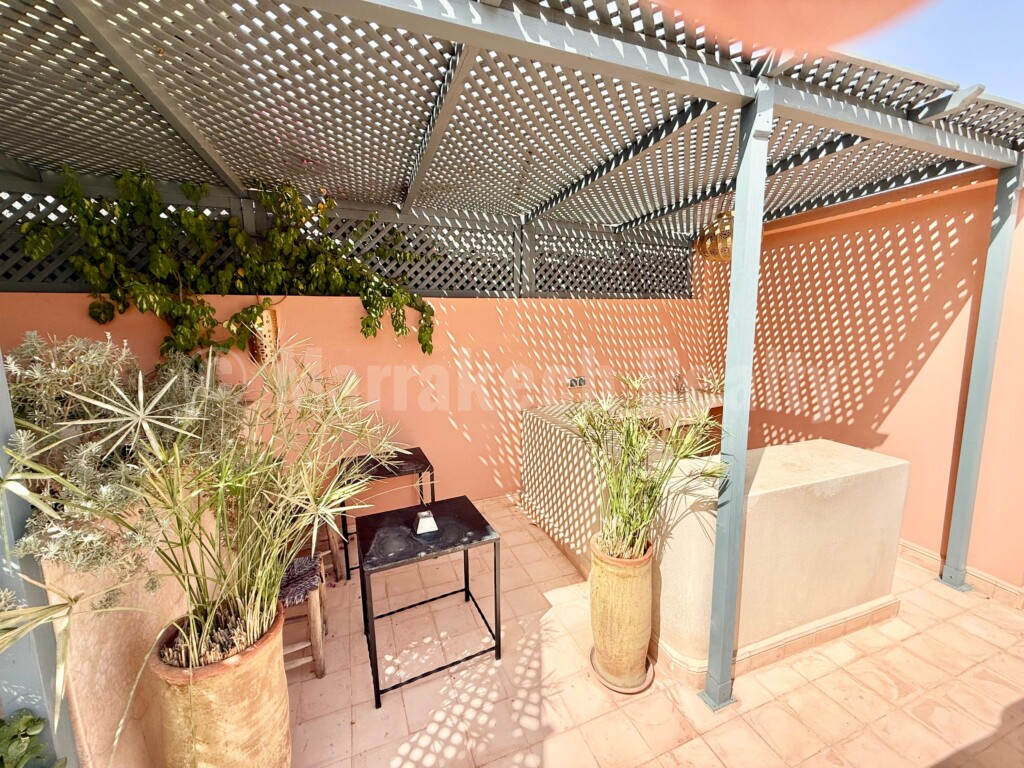 Renovated 4-bedroom riad with excellent access