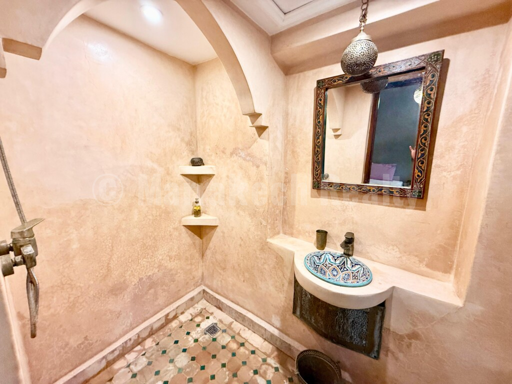 Renovated 4-bedroom riad with excellent access