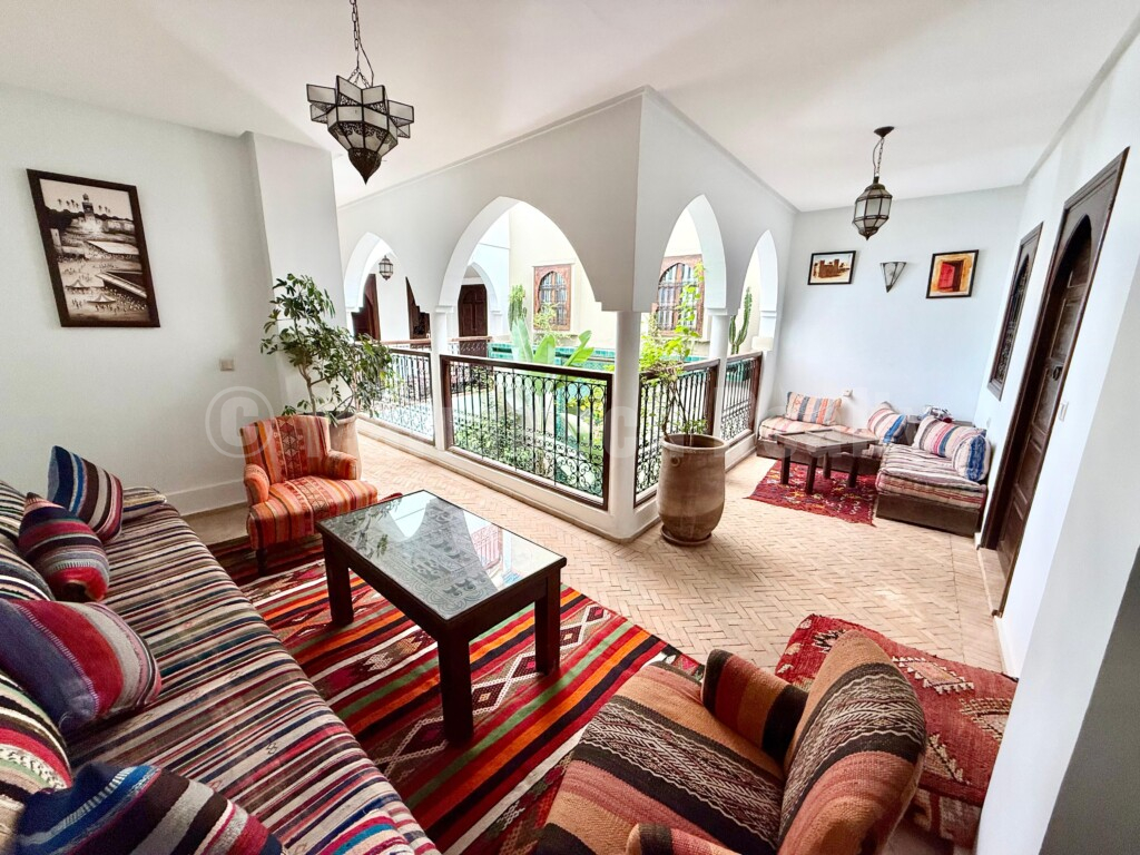 Renovated 4-bedroom riad with excellent access