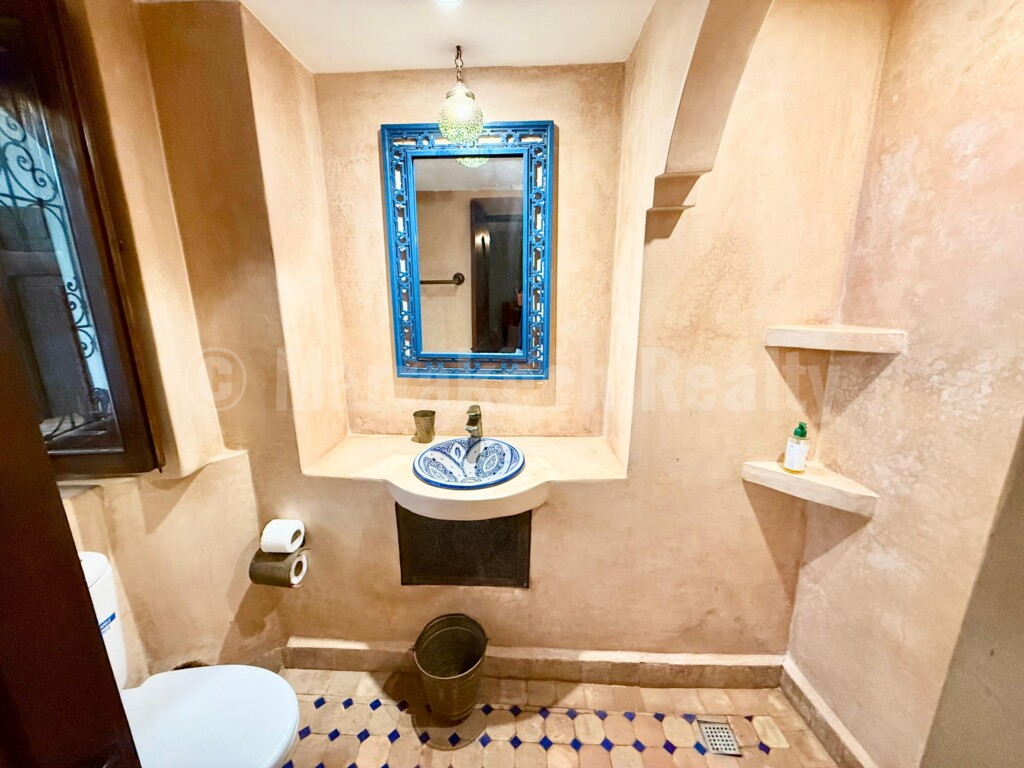 Renovated 4-bedroom riad with excellent access