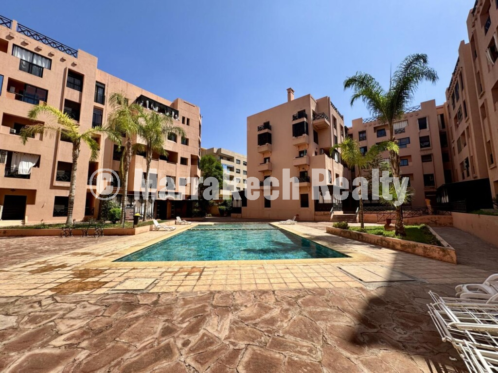 Furnished Apartment with Garden Terrace and Golf Access