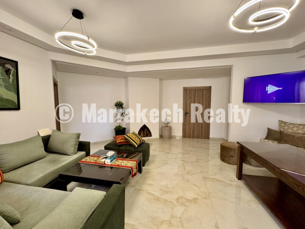 Furnished Apartment with Garden Terrace and Golf Access