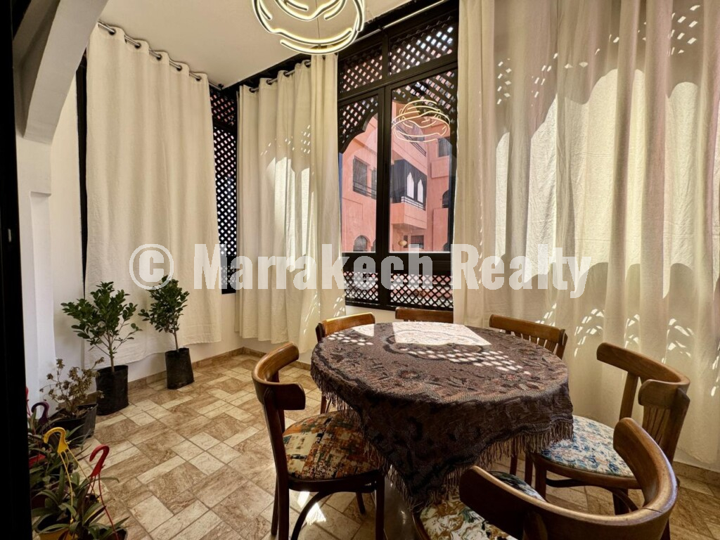 Furnished Apartment with Garden Terrace and Golf Access