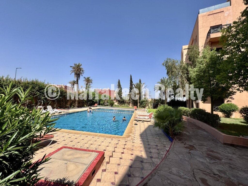 Furnished Apartment with Garden Terrace and Golf Access