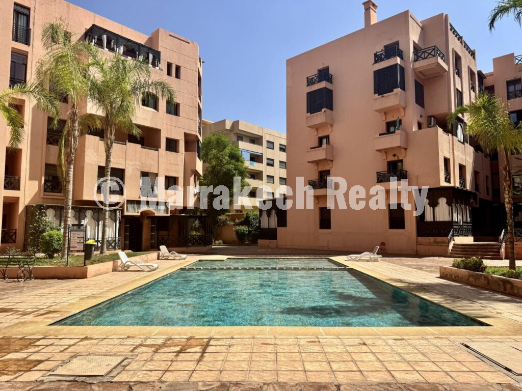 Furnished Apartment with Garden Terrace and Golf Access