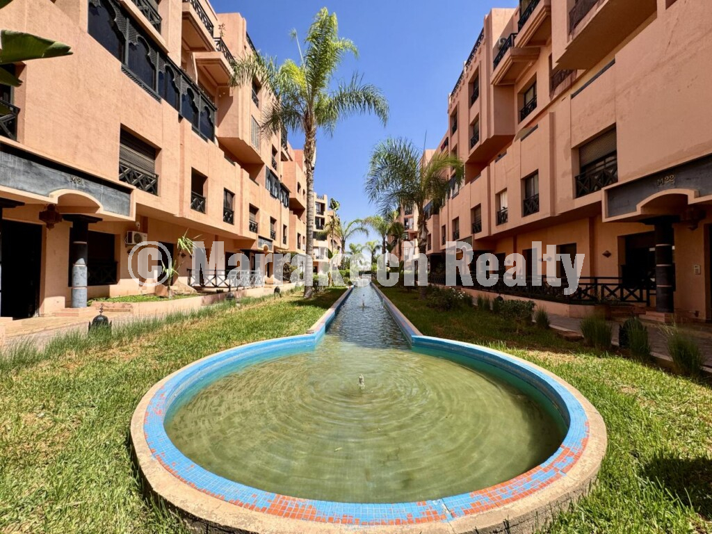 Furnished Apartment with Garden Terrace and Golf Access
