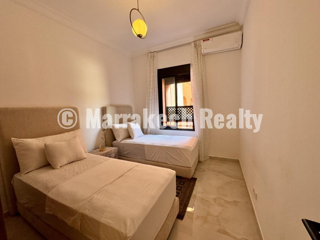 Furnished Apartment with Garden Terrace and Golf Access