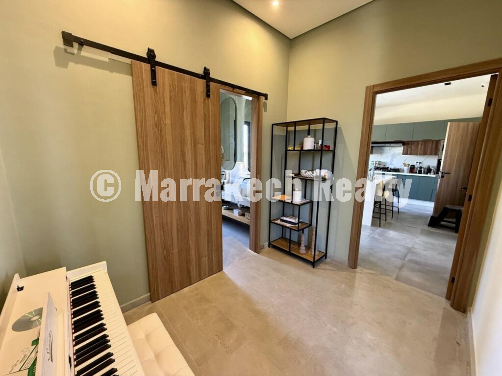 Prestigious Contemporary Villa on a Golf Estate