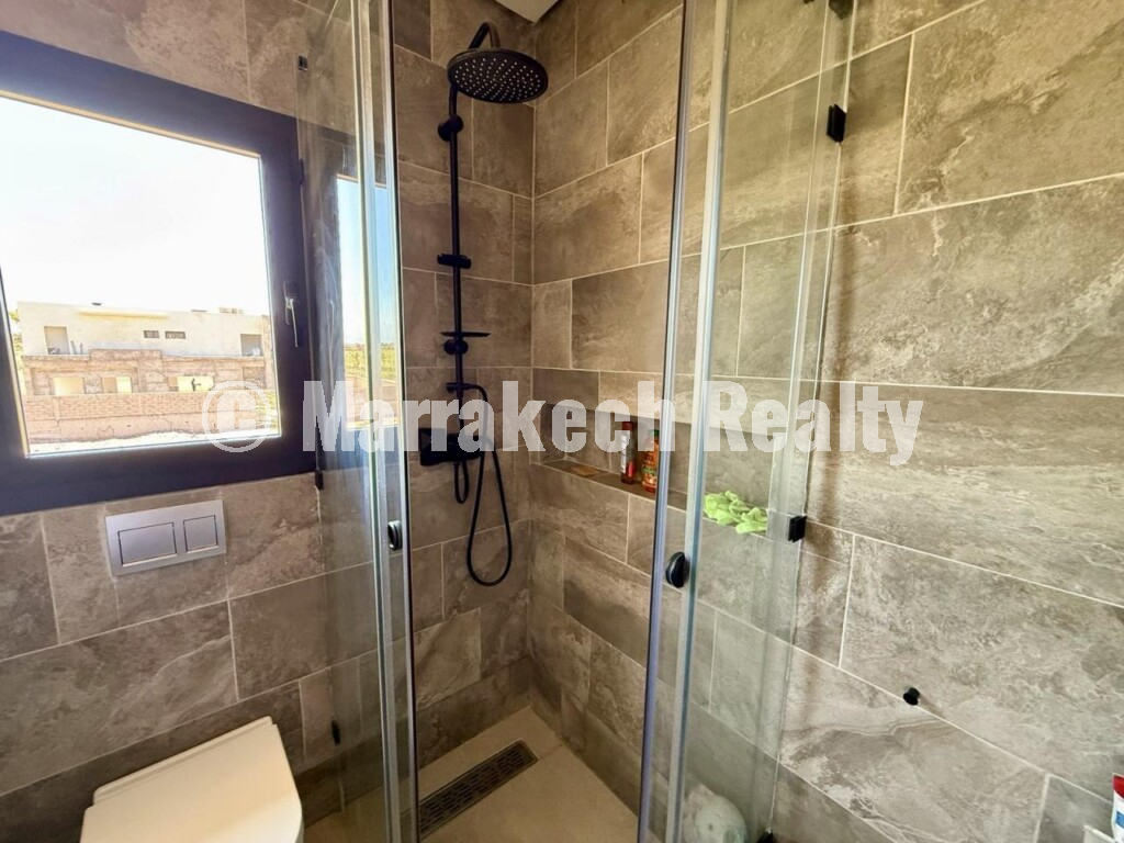 Prestigious Contemporary Villa on a Golf Estate