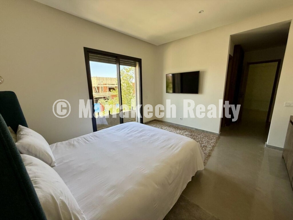 Prestigious Contemporary Villa on a Golf Estate