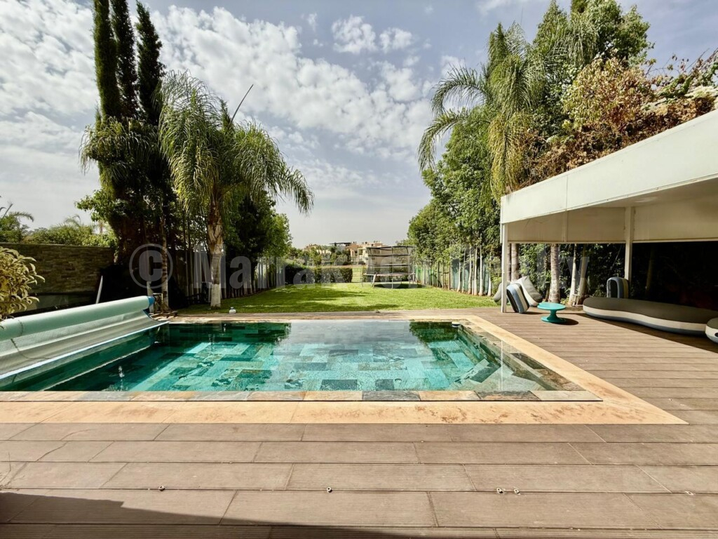 Exceptional Villa on the Golf Front with large pool