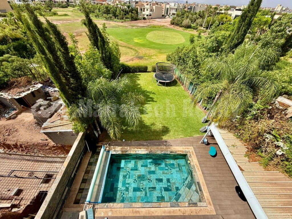 Exceptional Villa on the Golf Front with large pool